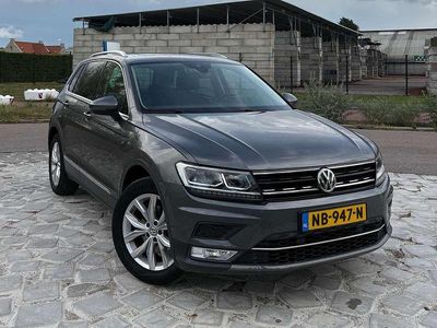 Grijs Occasion 2017 VW Tiguan Highline SUV | € 24.000 (Duur)