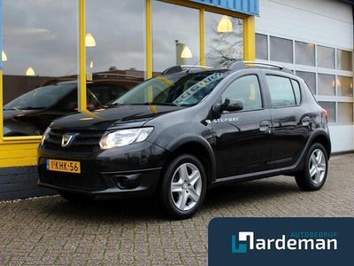Zwart Gebruikt 2013 Dacia Sandero Lauréate Hatchback | € 4.600 (Eerlijke prijs)