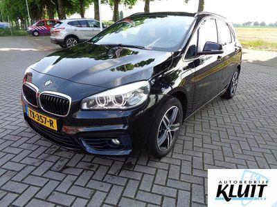 Zwart, metallic lak Gebruikt 2016 BMW 225 Active Tourer Sport Line MPV | € 15.950 (Iets duurder)