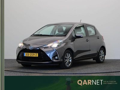 Occasion Toyota Yaris Hybrid Design 101 PK (74 kW) 2018 Grijs Hatchback