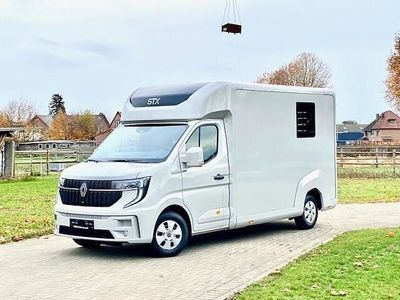 Beige Nieuw 2025 Renault Master | € 70.000
