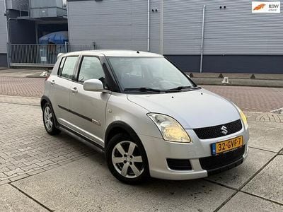 Grijs (metallic) Gebruikt 2008 Suzuki Swift Comfort Hatchback | € 3.450 (Iets duurder)