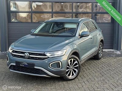 Blauw Occasion 2022 VW T-Roc SUV | € 24.945 (Goede deal)