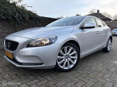Occasion Volvo V40 Momentum 150 PK (110 kW) 2014 Grijs (metallic) Hatchback