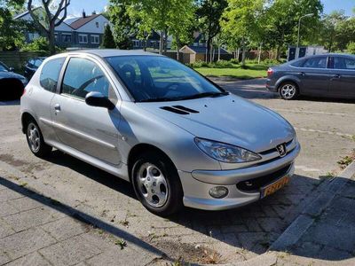 tweedehands Peugeot 206 1.4 Quiksilver met climate control!
