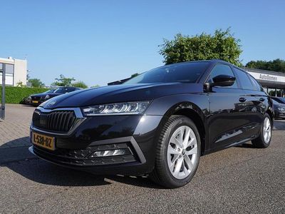 Zwart Occasion 2021 Skoda Octavia Business Line Stationwagen | € 18.445 (Eerlijke prijs)