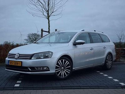 Grijs (metallic) Gebruikt 2011 VW Passat Highline Stationwagen | € 5.950 (Goede deal)