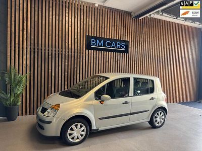 Grijs Gebruikt 2006 Renault Modus MPV | € 3.699 (Eerlijke prijs)