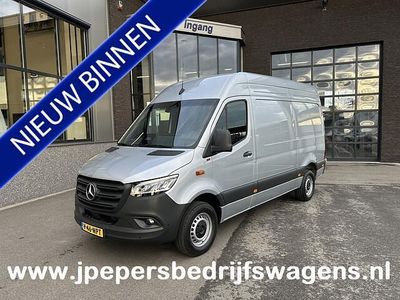 Zilver (metallic) Occasion 2024 Mercedes Sprinter Van | € 41.900 (Eerlijke prijs)
