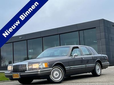 tweedehands Lincoln Town Car 4.6 Signature V8 215PK+ Limo Bomvol 1e EIG 159.000 NAP