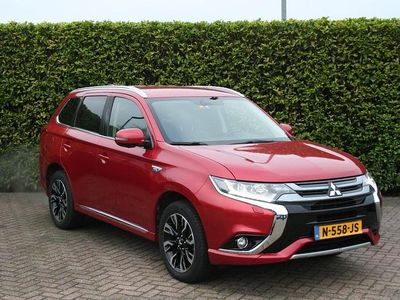 Rood Gebruikt 2017 Mitsubishi Outlander P-HEV SUV | € 16.950 (Eerlijke prijs)