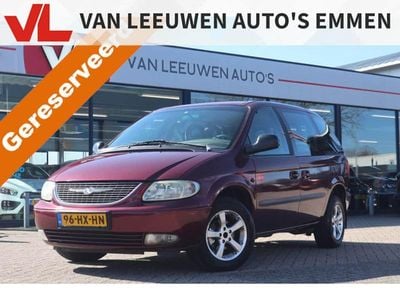 Rood Gebruikt 2002 Chrysler Voyager MPV | € 2.448 (Eerlijke prijs)
