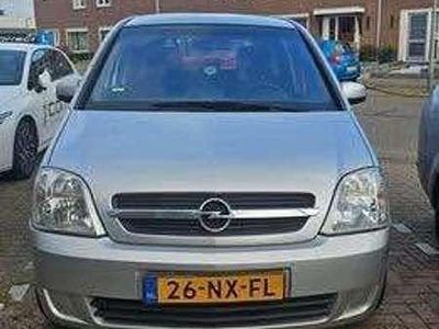 Grijs Gebruikt 2004 Opel Meriva Enjoy MPV | € 2.000 (Eerlijke prijs)