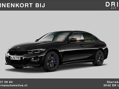Zwart Occasion 2022 BMW 330 M Sport Sedan | € 37.500 (Eerlijke prijs)