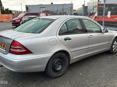 Mercedes C180