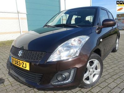 tweedehands Suzuki Swift - Dealer onder. - all season banden & lm velgen -