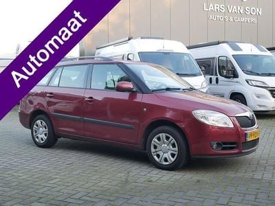 Rood (metallic) Gebruikt 2008 Skoda Fabia Ambiente Stationwagen | € 4.450 (Eerlijke prijs)