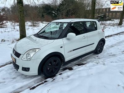 Wit Gebruikt 2008 Suzuki Swift Hatchback | € 2.750 (Eerlijke prijs)