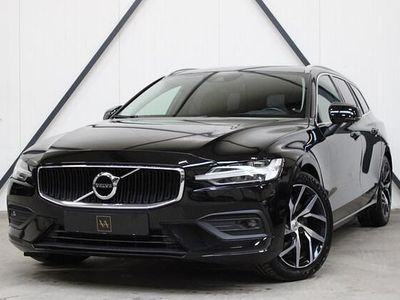 Zwart Occasion 2018 Volvo V60 Momentum Stationwagen | € 19.999 (Eerlijke prijs)
