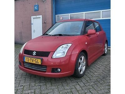 Rood (metallic) Occasion 2007 Suzuki Swift Sport Hatchback | € 2.845 (Goede deal)