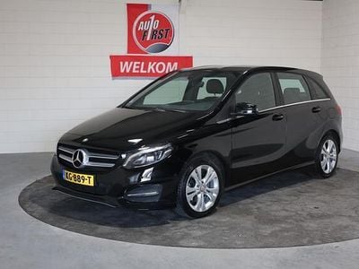 Zwart Occasion 2016 Mercedes B180 Prestige MPV | € 12.950 (Eerlijke prijs)