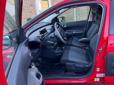 Rood Gebruikt 2016 Citroën C4 PureTech SUV | € 6.999 (Goede deal)