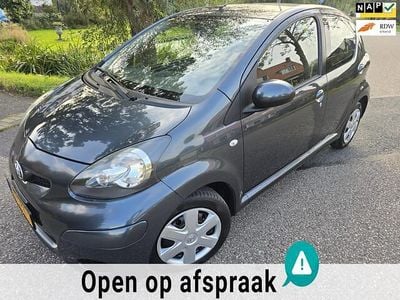 Grijs Occasion 2011 Toyota Aygo Comfort Hatchback | € 5.990 (Iets duurder)