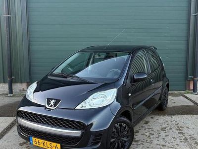 Zwart Gebruikt 2010 Peugeot 107 Hatchback | € 2.195 (Eerlijke prijs)