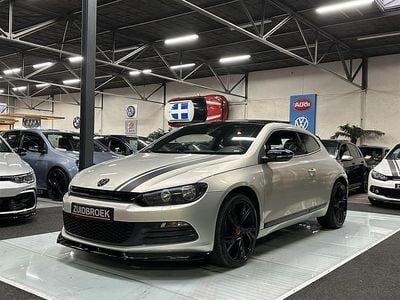 Grijs, metallic lak Gebruikt 2011 VW Scirocco Coupé | € 11.999 (Duur)
