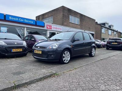 Occasion Ford Fiesta Futura 80 PK (58 kW) 2006 Grijs Hatchback