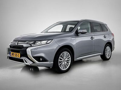 Grijs metallic Gebruikt 2020 Mitsubishi Outlander Intense SUV | € 23.945 (Eerlijke prijs)