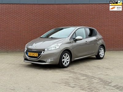 Grijs Gebruikt 2015 Peugeot 208 Style Hatchback | € 5.750 (Goede deal)