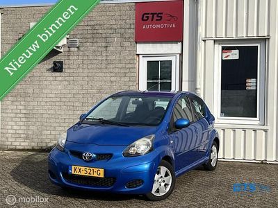 Occasion Toyota Aygo 68 PK (50 kW) 2009 Blauw (metallic) Hatchback