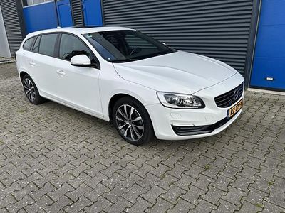 Wit Occasion 2018 Volvo V60 Dynamic Stationwagen | € 9.800 (Super prijs)