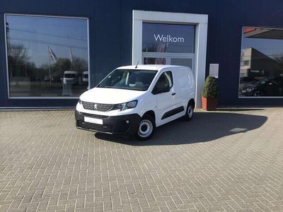Wit Occasion 2019 Peugeot Partner Premium MPV | € 12.990 (Duur)