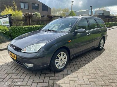 tweedehands Ford Focus Wagon 1.6-16V Futura Clima Leer