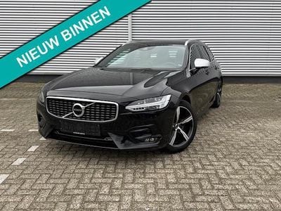 Zwart (metallic) Gebruikt 2018 Volvo V90 R-Design Stationwagen | € 18.900 (Super prijs)