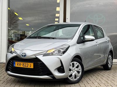Grijs Occasion 2018 Toyota Yaris Hybrid Hatchback | € 17.749 (Goede deal)