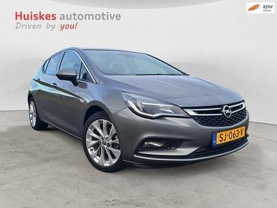 Grijs Gebruikt 2017 Opel Astra Innovation Hatchback | € 10.749 (Eerlijke prijs)