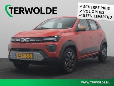 Rood, metallic lak Gebruikt 2025 Dacia Spring Extreme Hatchback | € 16.945 (Eerlijke prijs)