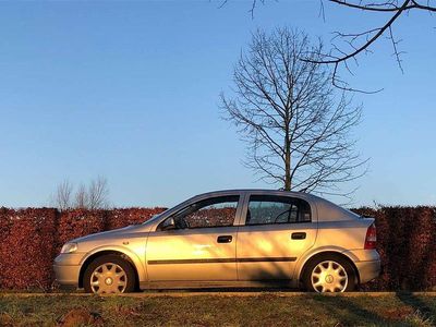 Grijs Occasion 1999 Opel Astra Club Hatchback | € 650 (Goede deal)