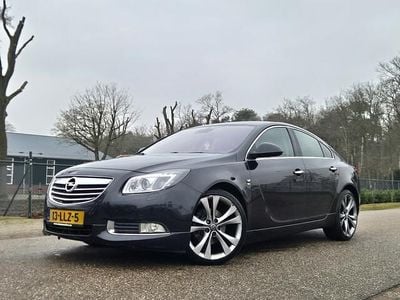 Zwart Occasion 2010 Opel Insignia Cosmo Hatchback | € 4.799 (Eerlijke prijs)
