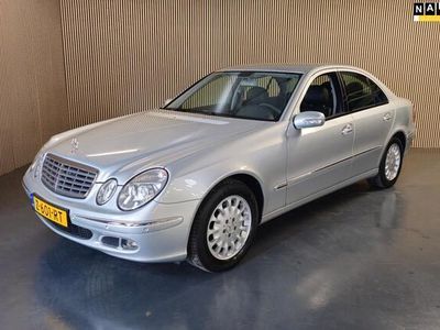Grijs Occasion 2006 Mercedes E200 Classic Sedan | € 14.950