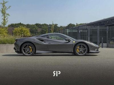 Occasion Ferrari F8 721 PK (530 kW) 2021 Grijs (metallic) Coupé