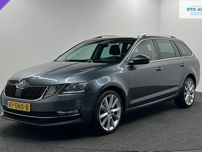 Grijs Occasion 2018 Skoda Octavia Business Line Stationwagen | € 15.000 (Iets duurder)