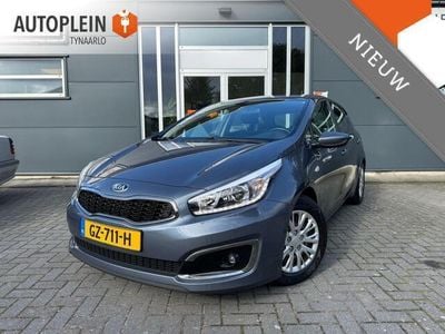 Occasion Kia Ceed 99 PK (72 kW) 2015 Grijs Hatchback