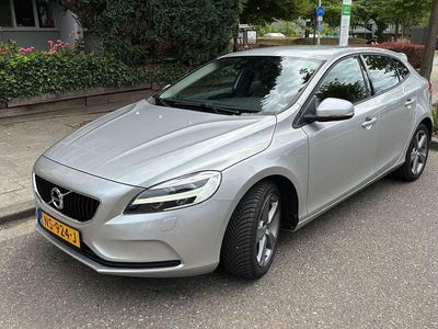 Grijs Gebruikt 2017 Volvo V40 Stationwagen | € 15.600 (Eerlijke prijs)