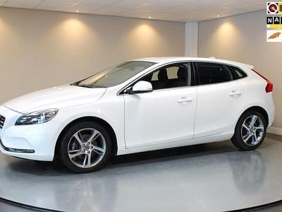 Occasion Volvo V40 Momentum 120 PK (88 kW) 2015 Wit (metallic) Hatchback
