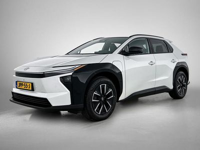 Wit Occasion 2026 Toyota bZ4X Executive SUV | € 50.945 (Iets duurder)