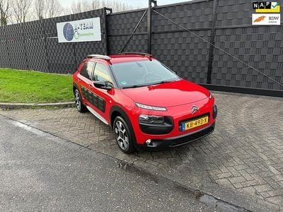 Rood Gebruikt 2016 Citroën C4 PureTech SUV | € 6.000 (Super prijs)